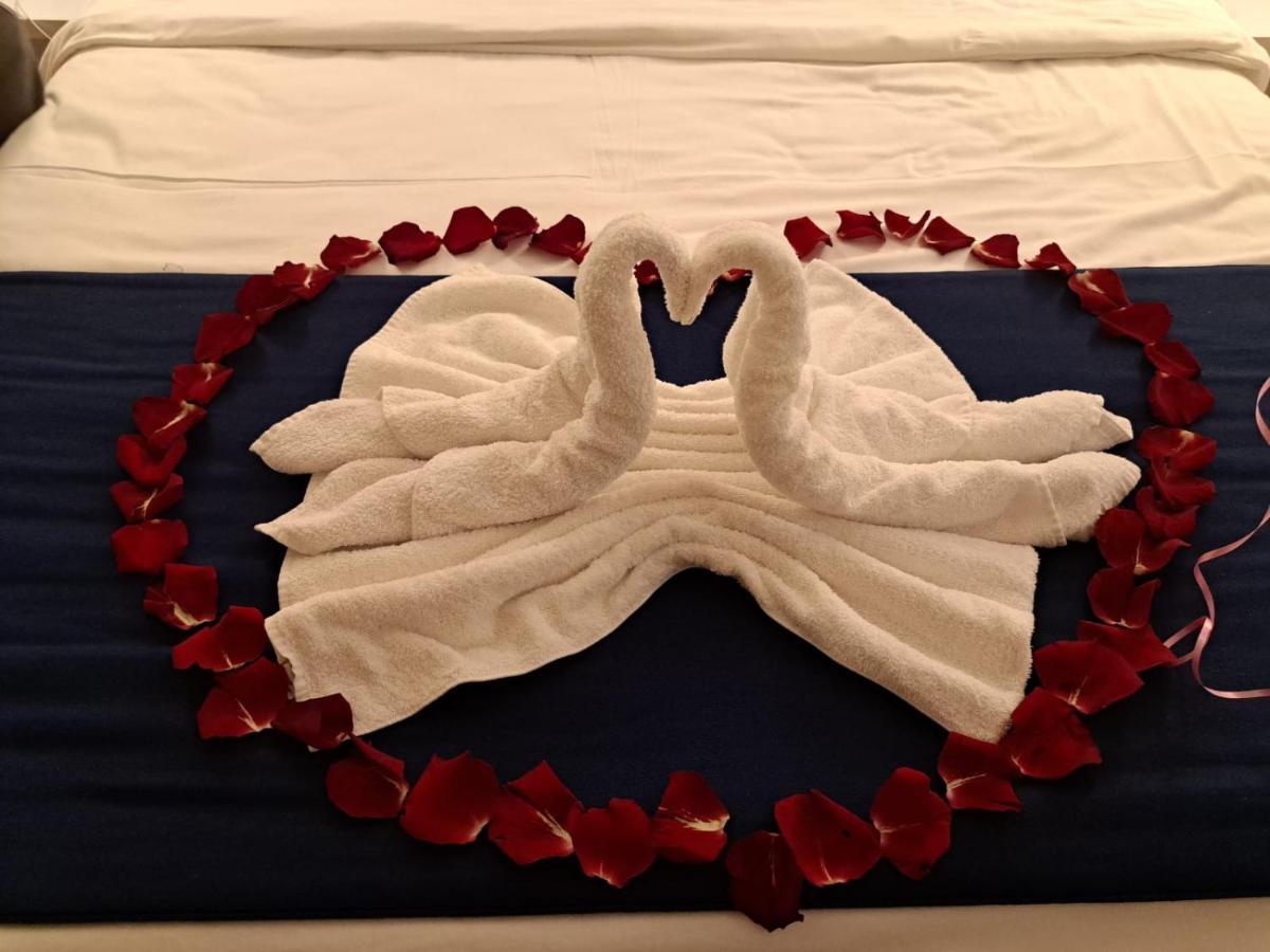Smart Aparthotel Orbi City Batum Oda fotoğraf