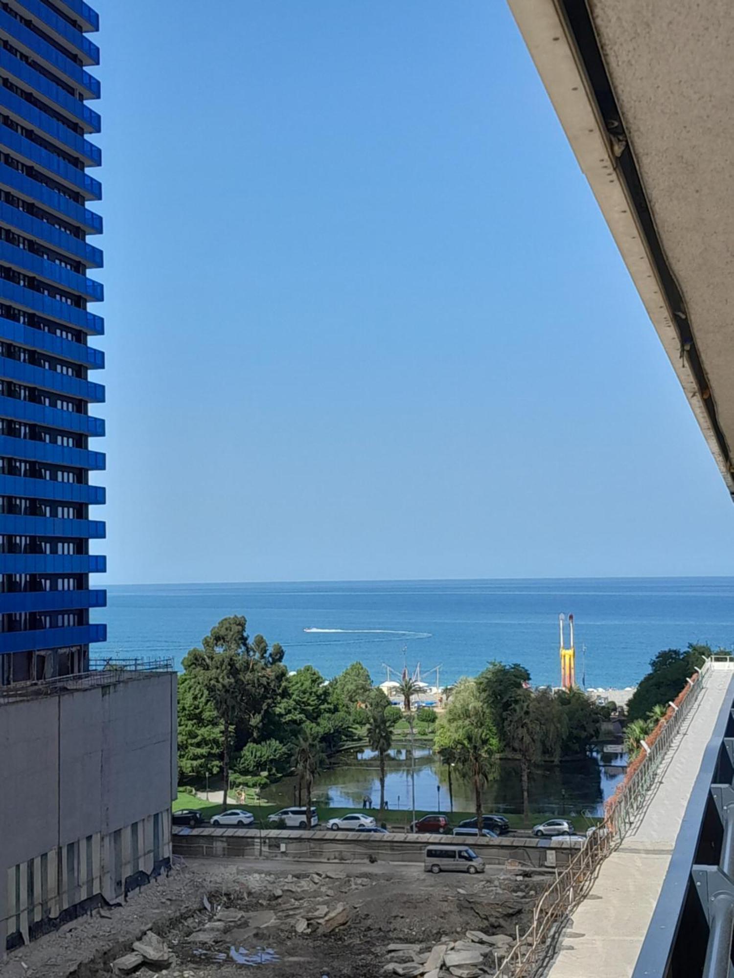 Smart Aparthotel Orbi City Batum Oda fotoğraf